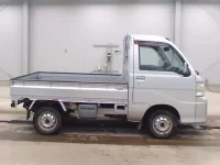 Toyota PIXIS TRUCK лот № 3243 оценка 4  с аукциона в Японии 2