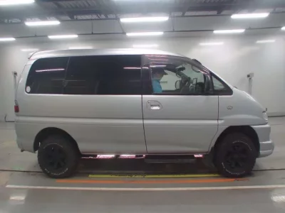 Mitsubishi DELICA