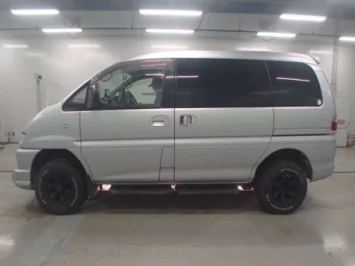 Mitsubishi DELICA