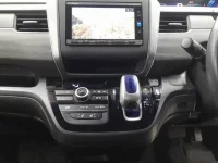 Honda FREED лот № 30432 оценка 4  с аукциона в Японии 8