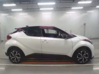 Toyota C-HR лот № 30448 оценка 4.5  с аукциона в Японии 2