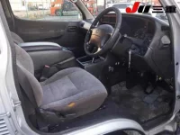 Toyota HIACE лот № 2075 оценка 3.5  с аукциона в Японии 3