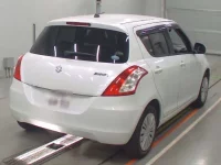 Suzuki SWIFT лот № 30465 оценка R  с аукциона в Японии 1