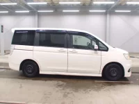 Honda STEP WAGON лот № 3286 оценка 3  с аукциона в Японии 2