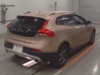 Volvo V40 лот № 50048 оценка 4  с аукциона в Японии 1