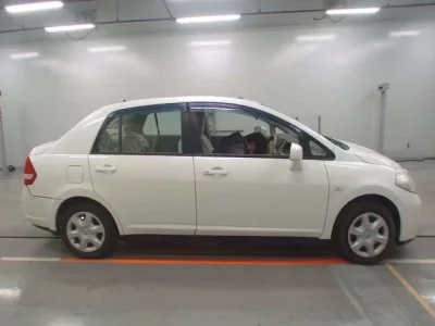 Nissan TIIDA LATIO