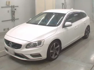 Volvo V60  с аукциона в Японии