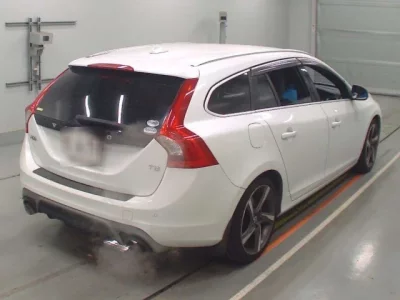 Volvo V60  с аукциона в Японии