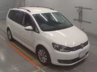 Volkswagen GOLF TOURAN лот № 50058 оценка 3.5  с аукциона в Японии 4