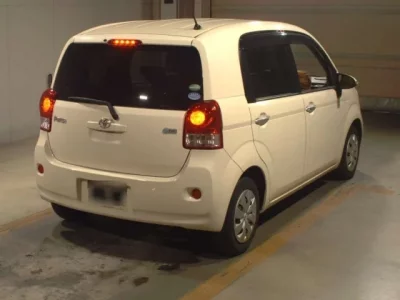 Toyota PORTE  с аукциона в Японии