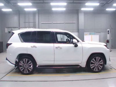 Lexus LX  с аукциона в Японии