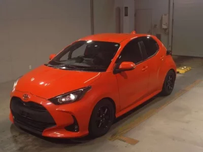 Toyota YARIS  с аукциона в Японии