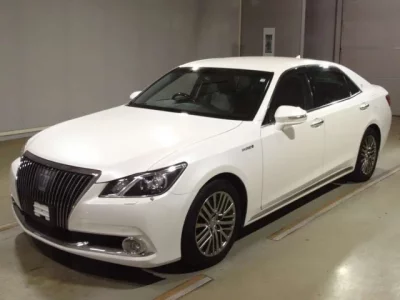 Toyota CROWN  с аукциона в Японии
