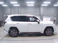 Lexus LX лот № 4085 оценка 6  с аукциона в Японии 2