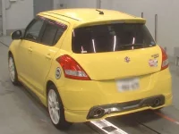 Suzuki SWIFT лот № 30490 оценка 4  с аукциона в Японии 5