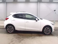 Mazda DEMIO лот № 3307 оценка 3.5  с аукциона в Японии 2