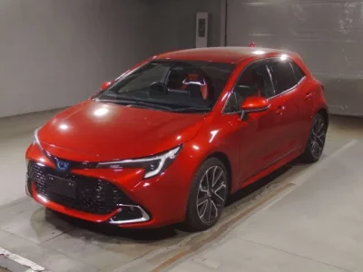 Toyota COROLLA SPORT  с аукциона в Японии