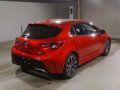 Toyota COROLLA SPORT  с аукциона в Японии