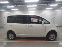 Mitsubishi DELICA D5 лот № 30507 оценка 4  с аукциона в Японии 2