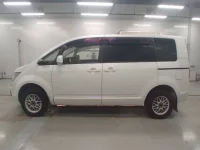 Mitsubishi DELICA D5 лот № 30507 оценка 4  с аукциона в Японии 3