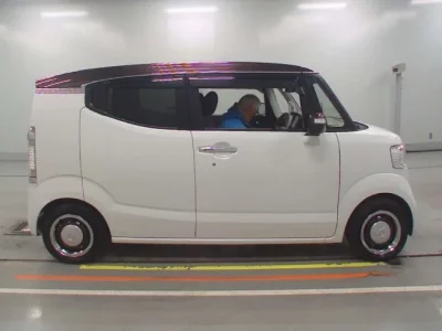 Honda N BOX SLASH