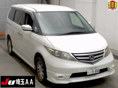 Honda ELYSION  с аукциона в Японии