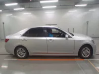 Toyota CROWN лот № 30513 оценка 3.5  с аукциона в Японии 2