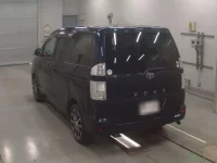 Toyota VOXY лот № 30524 оценка 2  с аукциона в Японии 4