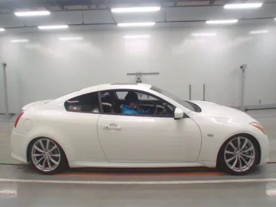 Nissan SKYLINE  с аукциона в Японии