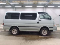 Toyota HIACE лот № 3354 оценка R  с аукциона в Японии 2