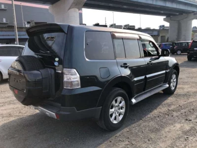 Mitsubishi PAJERO