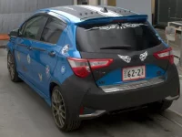 Toyota VITZ лот № 2076 оценка R  с аукциона в Японии 1