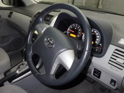 Toyota COROLLA AXIO  с аукциона в Японии