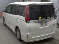 Toyota NOAH лот № 2109 оценка R  с аукциона в Японии 1