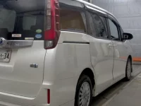 Toyota NOAH лот № 2109 оценка R  с аукциона в Японии 4
