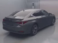 Lexus ES лот № 76031 оценка 4  с аукциона в Японии 1