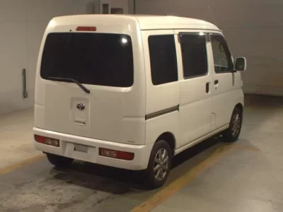 Toyota PIXIS VAN  с аукциона в Японии