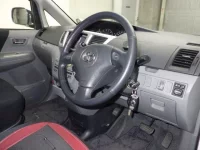 Toyota VOXY лот № 2133 оценка 4  с аукциона в Японии 2