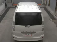 Toyota VOXY лот № 2133 оценка 4  с аукциона в Японии 6