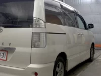 Toyota VOXY лот № 2133 оценка 4  с аукциона в Японии 4