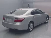 Lexus LS лот № 76057 оценка 4  с аукциона в Японии 1