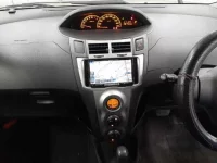 Toyota VITZ лот № 30621 оценка 3.5  с аукциона в Японии 8