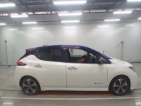 Nissan LEAF лот № 30626 оценка R  с аукциона в Японии 2