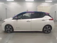 Nissan LEAF лот № 30626 оценка R  с аукциона в Японии 3