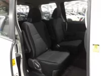 Toyota NOAH лот № 30625 оценка 3  с аукциона в Японии 9