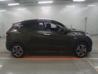 Honda VEZEL лот № 30627 оценка 4  с аукциона в Японии 2