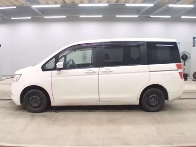 Honda STEP WAGON  с аукциона в Японии