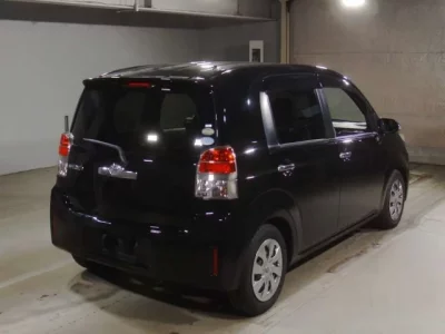 Toyota SPADE  с аукциона в Японии