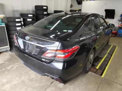 Toyota CROWN  с аукциона в Японии