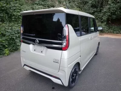 Nissan ROOX  с аукциона в Японии